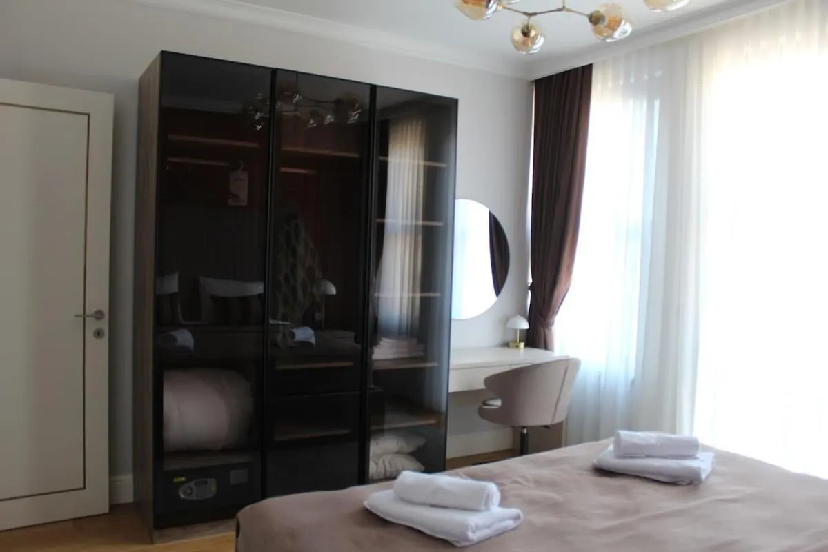 Breezy Suite In Taksim360 Istanbul Lägenhet